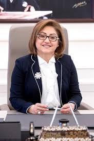 Fatma Şahin Türkiye’nin En Başarılı Büyükşehir Belediye Başkanı Seçildi