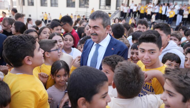 BAKAN TEKİN’DEN GAZİANTEP’TE SÜRPRİZ OKUL ZİYARETİ