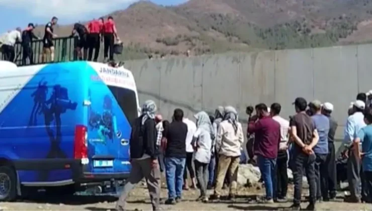 Gaziantep’in İslahiye ilçesinde sulama kanalına düşen 8 yaşındaki çocuk hayatını kaybetti.