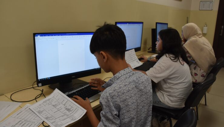 BİLGİSAYAR KURSLARI YOĞUN İLGİ GÖRÜYOR