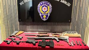 Gaziantep’te silah ve mühimmat ele geçirildi