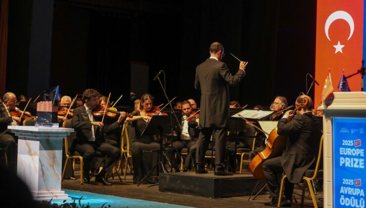 GAZİANTEP BÜYÜKŞEHİR’İN KATKILARIYLA CUMHURBAŞKANLIĞI SENFONİ ORKESTRASI ÖDÜL İÇİN ÖZEL SAHNE ALDI