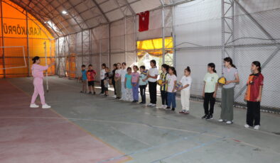 KARAKÖPRÜ’DE GENÇLER VOLEYBOLLA BULUŞUYOR