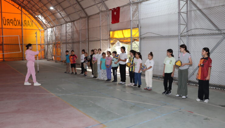 KARAKÖPRÜ’DE GENÇLER VOLEYBOLLA BULUŞUYOR