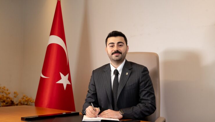 Cumhuriyetimizin 102. yılını büyük bir coşkuyla kutluyoruz.