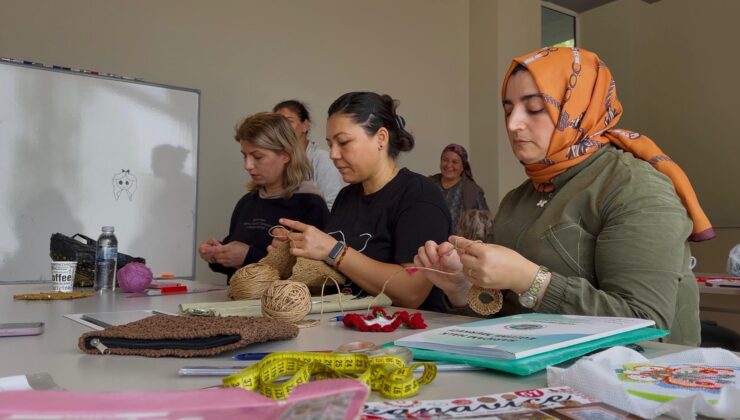 SARIÇAM’DA EL EMEĞİ, GÖNÜL ESERİ EL SANATLARI KURSU AÇILDI