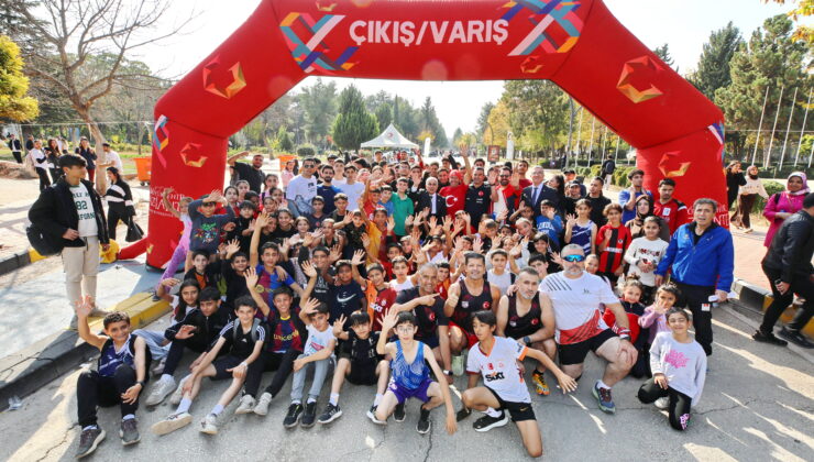 GAÜN’DE GELENEKSEL ATATÜRK KOŞUSU GERÇEKLEŞTİ