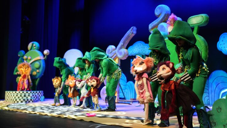 ŞEHİTKAMİL 3. ÇOCUK TİYATROSU GÜNLERİ’NDE PERDE AÇILDI  2 GÜNDE 2 BİN 400 ÇOCUK TİYATRO İZLEDİ