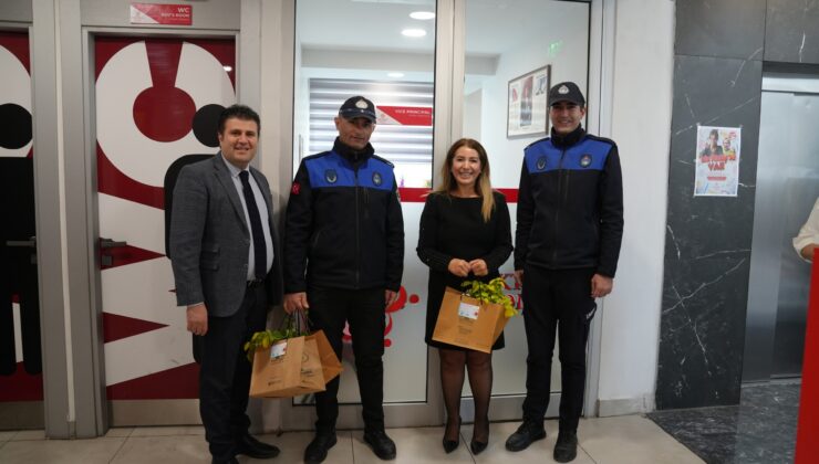 ŞEHİTKAMİL’DEN 24 KASIM ÖĞRETMENLER GÜNÜ’NE ÇİÇEKLİ KUTLAMA