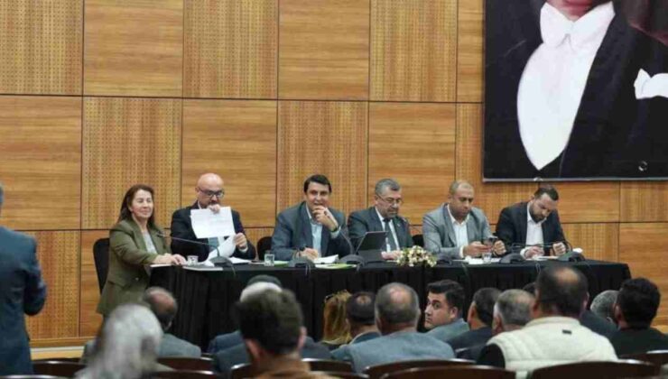 Şehitkamil Belediye Başkanı Umut Yılmaz, Şehitkamil ilçesindeki mahalle muhtarlarıyla bir araya geldi.