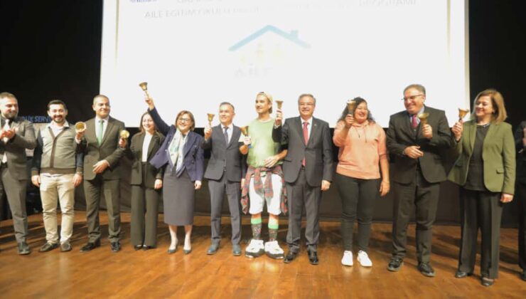 GAZİANTEP’TE AİLE EĞİTİMİ OKULUNDA İLK ZİL ÇALDI