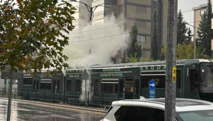 SON DAKİKA… Sanko Okulları Durağında Tramvaya Yıldırım Düştü