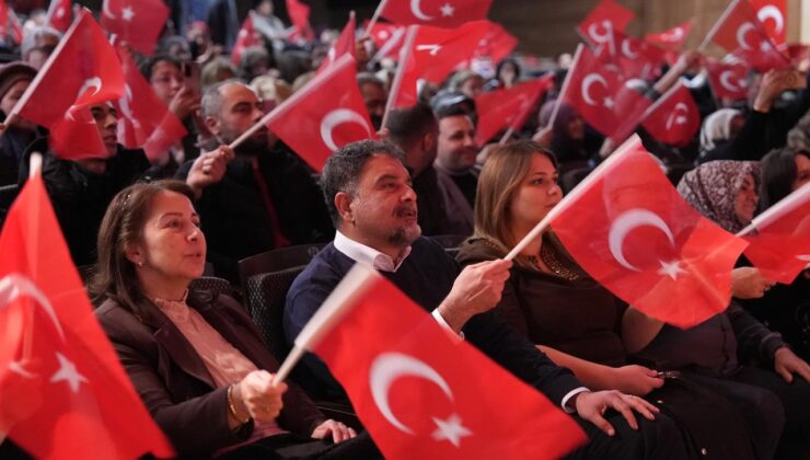 ŞEHİTKAMİL’DE 25 ARALIK COŞKUSU KAHRAMANLIK TÜRKÜLERİYLE TAÇLANDI