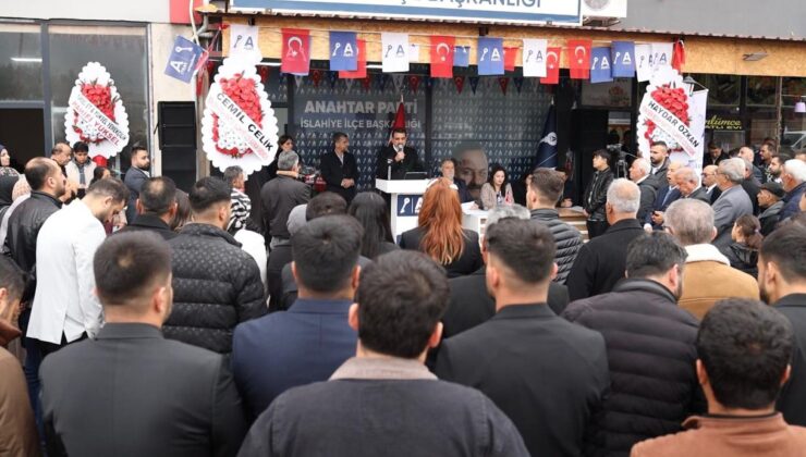 Anahtar partisi İslahiye Kongresi de  Siyasi Kulislere  Mesaj Verdi