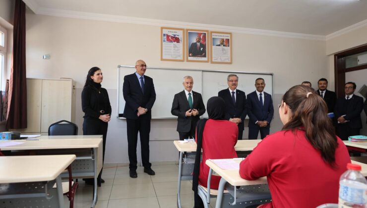 ŞAHİNBEYLİ ÖĞRENCİLER UMRE İÇİN TER DÖKTÜ