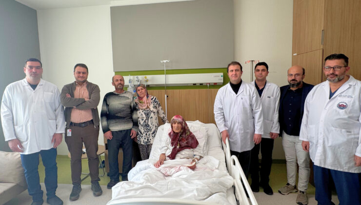 Gaziantep Şehir Hastanesi’nden Cerrahi Başarı: 87 Yaşındaki Hastadan 4,5 Kiloluk Tümör Çıkarıldı