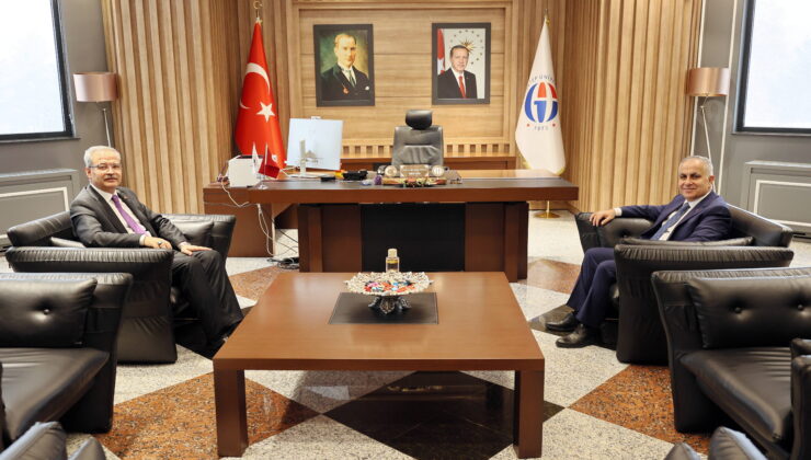 GAZİANTEP İL MİLLÎ EĞİTİM MÜDÜRÜ ARPACI’DAN GAÜN REKTÖRÜ DOĞAN’A ZİYARET