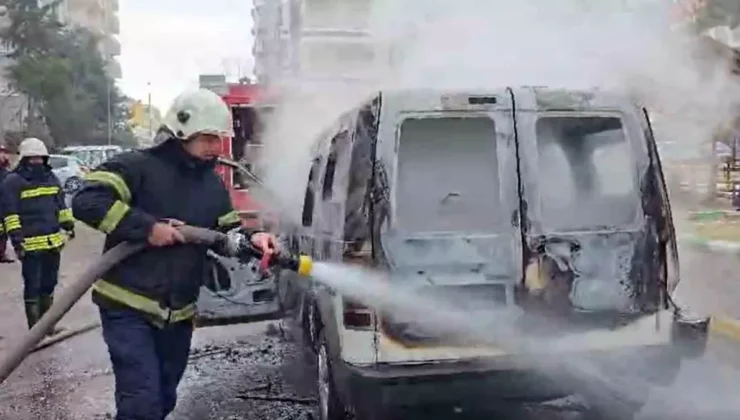 Nizip’te Ticari Araç Yangını