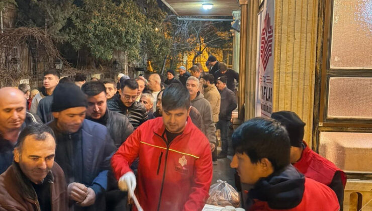 Miraç Kandilinde Gaziantep Vakıflar Bölge Müdürlüğünden Vatandaşlara Salep İkramı