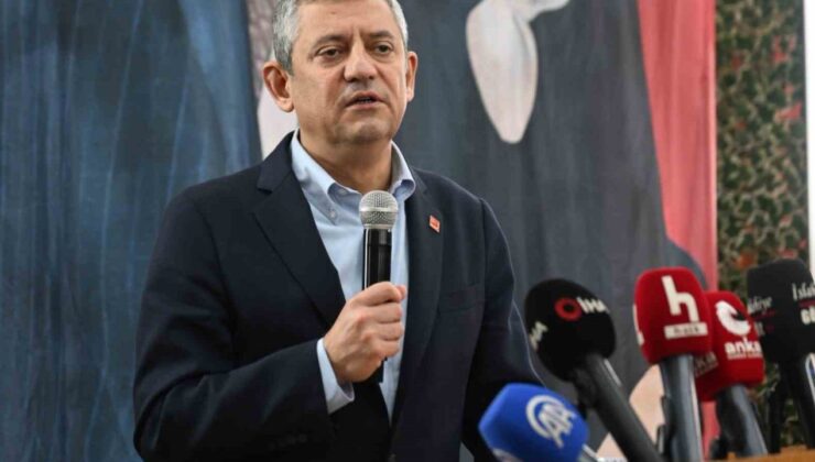 CHP Genel Başkanı Özgür Özel, Kahramanmaraş merkezli depremlerin 3. yıl dönümü nedeniyle Gaziantep’in Nurdağı ilçesini ziyaret etti.