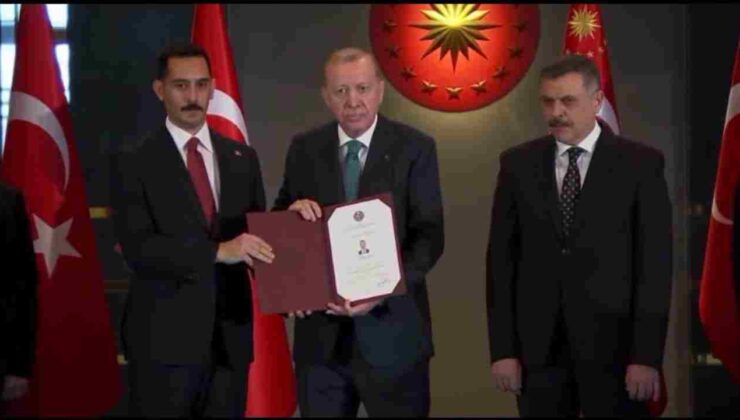 Cumhurbaşkanı Erdoğan’dan İslahiye Kaymakamı Soylu’ya Üstün Hizmet Ödülü