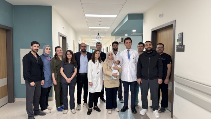 1,5 Aylık Bebeğe Dev Tümör Ameliyatı: Nadir Vaka Gaziantep Şehir Hastanesi’nde Başarıyla Gerçekleştirildi