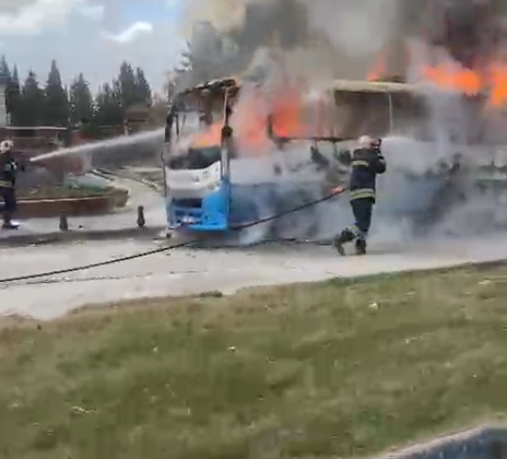 Gaziantep’te Halk Otobüsü Yanarak Kül Oldu!