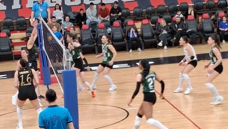 TVF Kadınlar Voleybol 1. Ligi B grubundaki ekibimiz Merinos Voleybol Takımı, evinde Sakarya Voleybol’a 3-2 kaybetti
