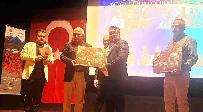 Kasap Halil Usta’nın Sahipleri Bakışgan Kardeşlere Dünya Ahilik Ödülü