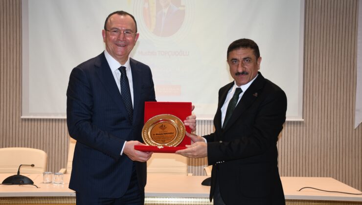 Gülsan Holding Yönetim Kurulu Başkanı Mustafa Topçuoğlu, Kilis’te Üniversitelilerle Buluştu