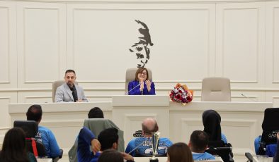 BAŞKAN ŞAHİN, BAŞARILI SPORCULARLA BİR ARAYA GELDİ