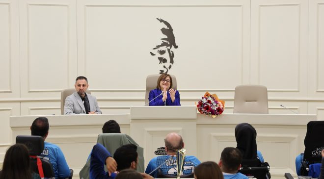 BAŞKAN ŞAHİN, BAŞARILI SPORCULARLA BİR ARAYA GELDİ