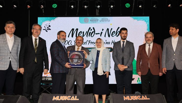 MEVLİD-İ NEBİ PROGRAMINDA 5 BİN VATANDAŞ BİR ARAYA GELDİ