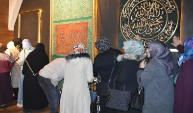 Gaziantep’te Mukaddes Emanetler Sergisi’ne yoğun ilgi!