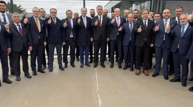 Yeniden Refah Partisi Genel Başkanı Fatih Erbakan morale geldi
