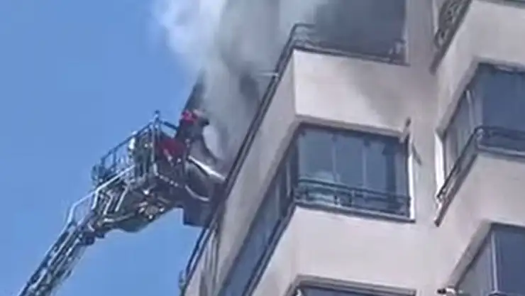 Gaziantep’te 8 katlı binada korkutan yangın