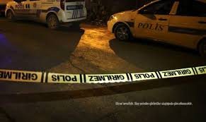 Gaziantep’in Şehitkamil ilçesinde bir kişiyi bıçaklayarak öldüren 17 yaşındaki cinayet zanlısı yakalandı.