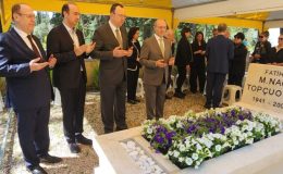 Gaziantep in duayen sanayicilerinden Naci Topçuoğlu Mezarı Başında Dualarla Anıldı 