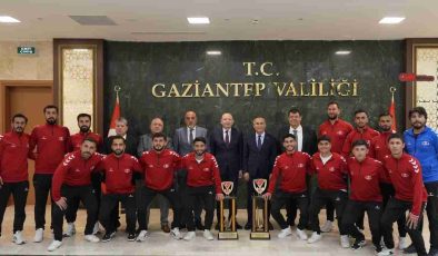 Şampiyonluk Kupası Vali Çeber’e Gitti