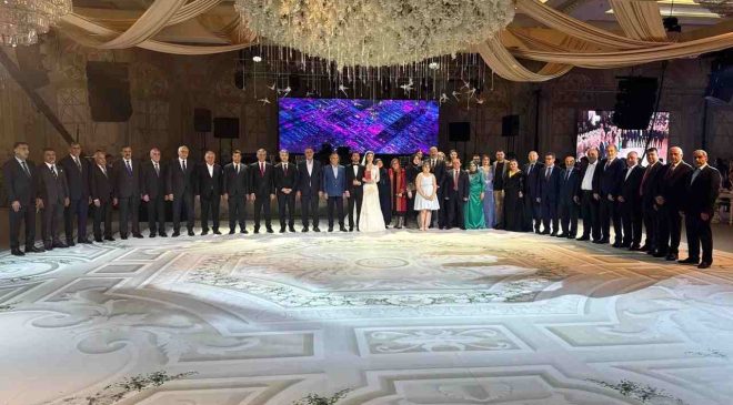 Gaziantep’te Görkemli Düğün! İş ve Siyaset Dünyası Aynı Masada Buluştu