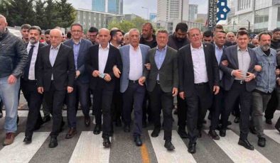 CHP Genel Merkezi’nde Sabah Krizi! Gaziantepli Vekilin de Olduğu Grup İçeri Alınmadı