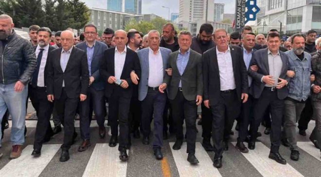 CHP Genel Merkezi’nde Sabah Krizi! Gaziantepli Vekilin de Olduğu Grup İçeri Alınmadı