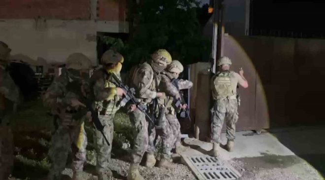 Zehir Tacirlerine Bayram Öncesi Darbe: 1 Milyon 700 Bin Sentetik Ecza Ele Geçirildi