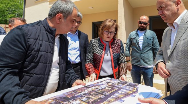  BAŞKAN ŞAHİN, TCDD LOJMANLARININ RESTORASYON ÇALIŞMALARINI İNCELEDİ