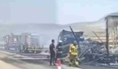 Seyir halindeki tır alev alev yandı… İşte O Anlar
