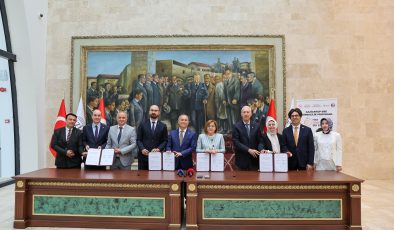 “HER GEBEYE BİR EBE” PROJESİYLE SAĞLIKTA YENİ BİR DÖNEM BAŞLATIYOR