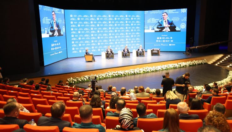 GSO YÖNETİM KURULU BAŞKANI ADNAN ÜNVERDİ, GAZİANTEP-HALEP KENT EKONOMİLERİ ZİRVESİ’NDE KONUŞTU