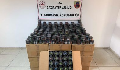 JANDARMADAN 1 MİLYON 850 BİN TL DEĞERİNDE KAÇAK MALZEME ELE GEÇİRİLDİ