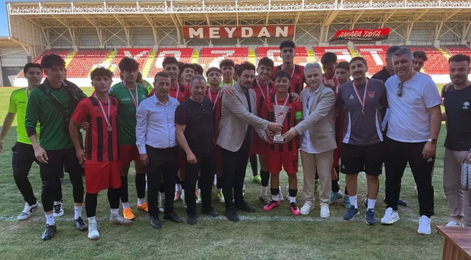 U18 liginde Şehitkamil üçüncü oldu