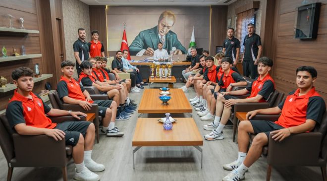 BAŞKAN YILMAZ, ŞAMPİYONLARI AĞIRLADI